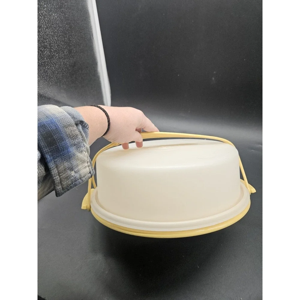 Tupperware 719-1 Pie Keeper Carrier ~ GOOD USED CONDITION